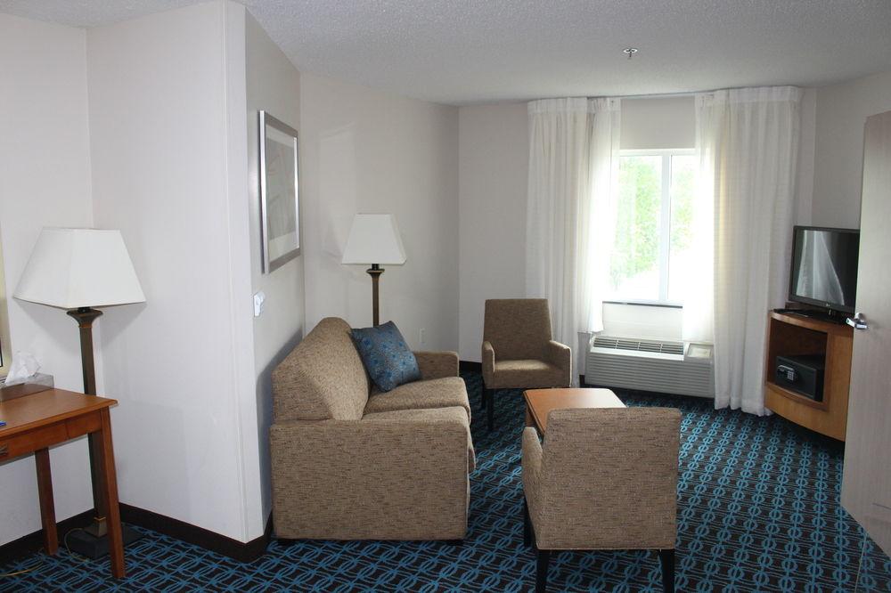 Hotel Fairfield & Kansas 3*