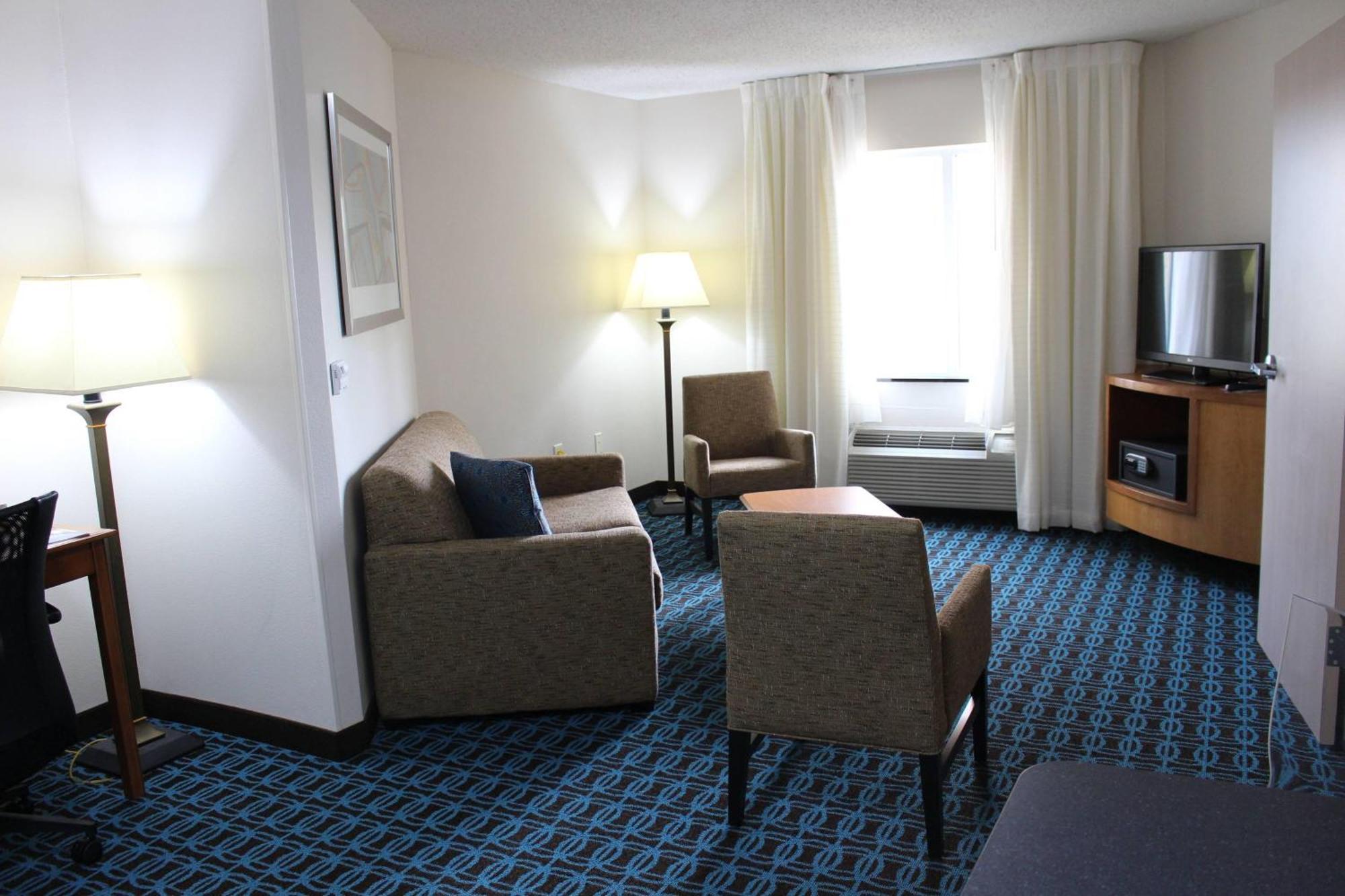 Fairfield & Kansas Hotel 3*